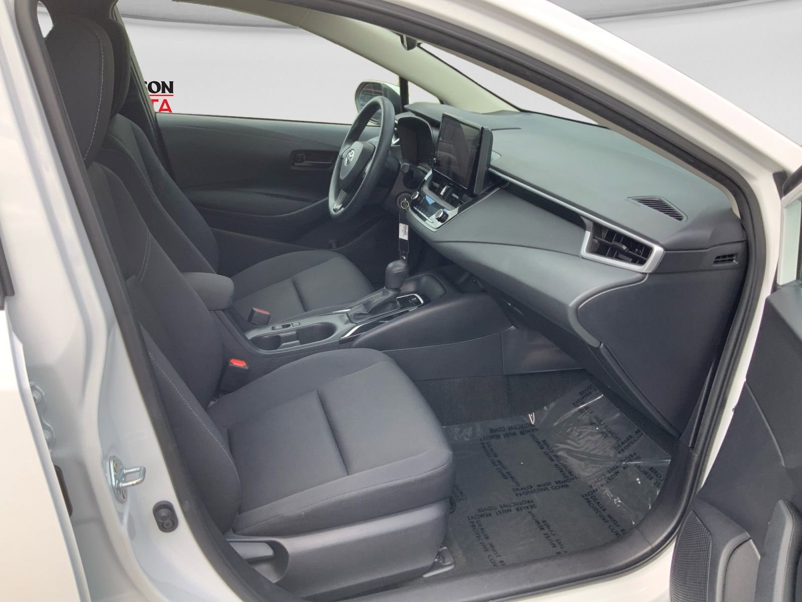 Used 2023 Toyota Corolla LE FWD image 11