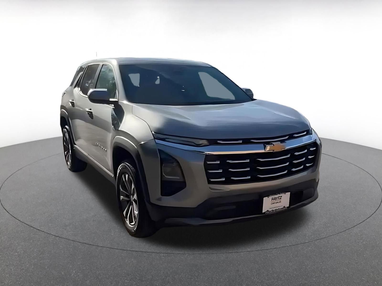 Used 2025 Chevrolet Equinox LT FWD image 3