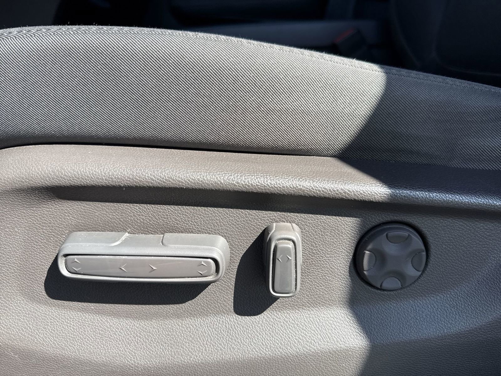 Used 2018 Honda Odyssey EX image 12