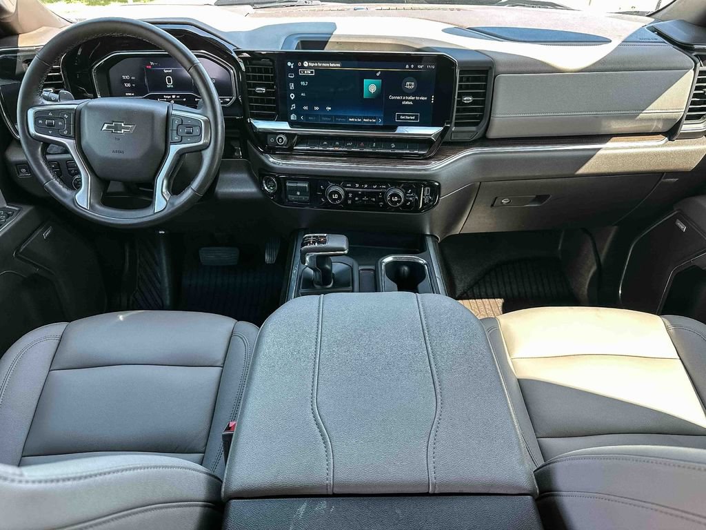 Used 2025 Chevrolet Silverado 1500 LT Trail Boss w/ Convenience Package II AWD/4WD image 11