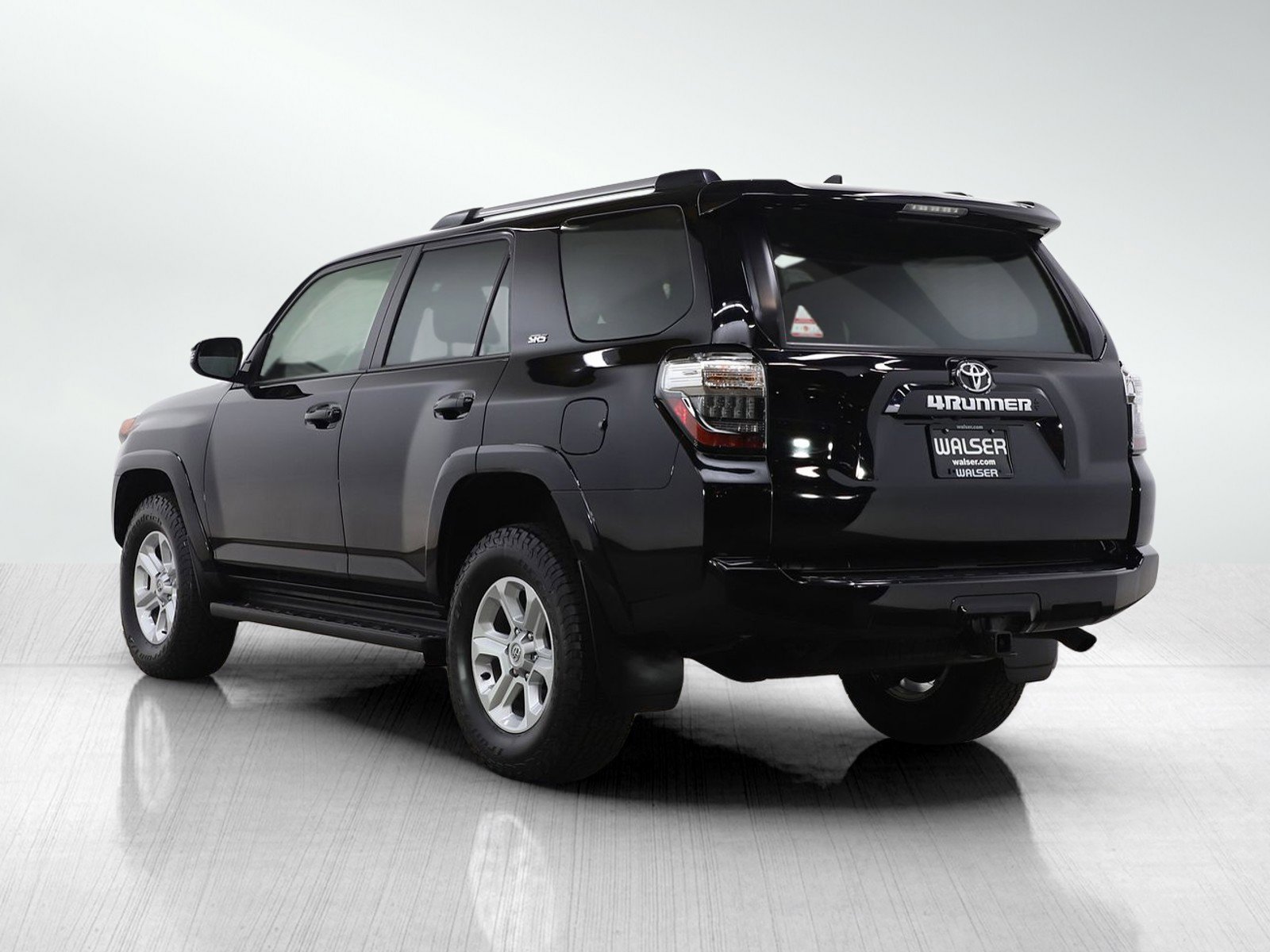 Used 2023 Toyota 4Runner SR5 Premium AWD/4WD image 3