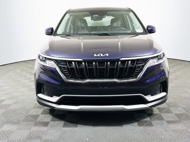 Used 2024 Kia Carnival LX image 3