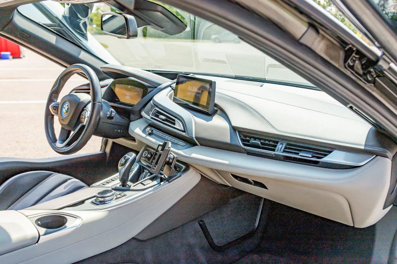 Used 2014 BMW i8 AWD/4WD image 17