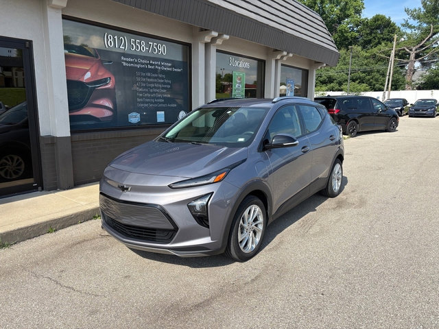 Used 2023 Chevrolet Bolt EUV LT FWD image 2