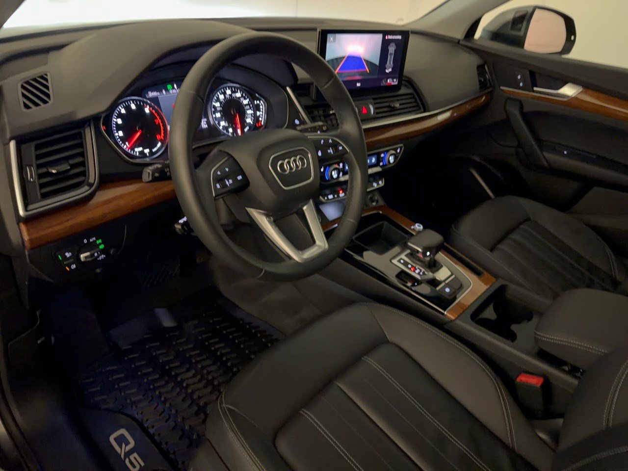 Certified 2023 Audi Q5 2.0T Premium w/ Convenience Package AWD/4WD image 4