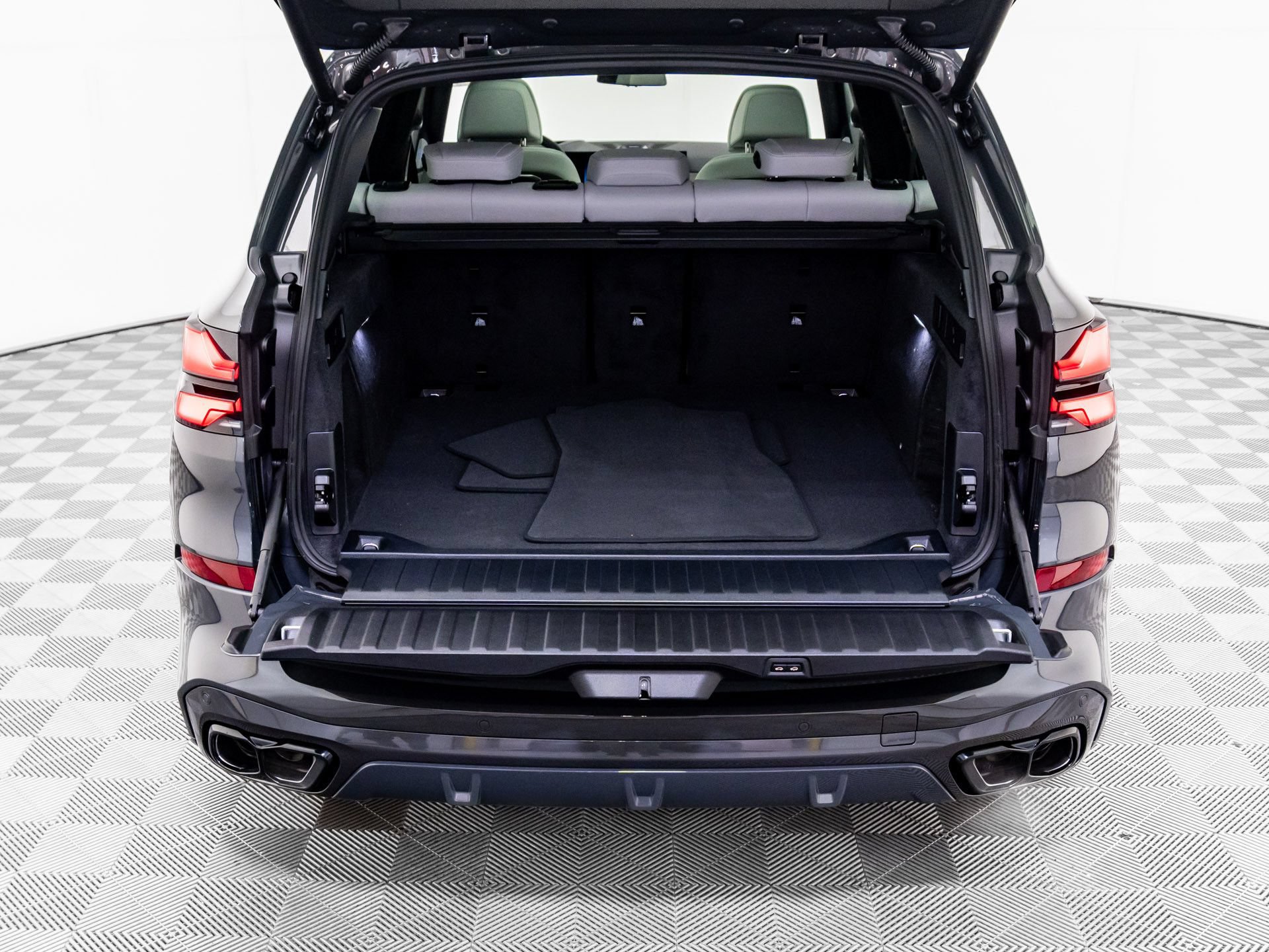 Used 2026 BMW X5 M60i w/ Executive Package AWD/4WD image 35