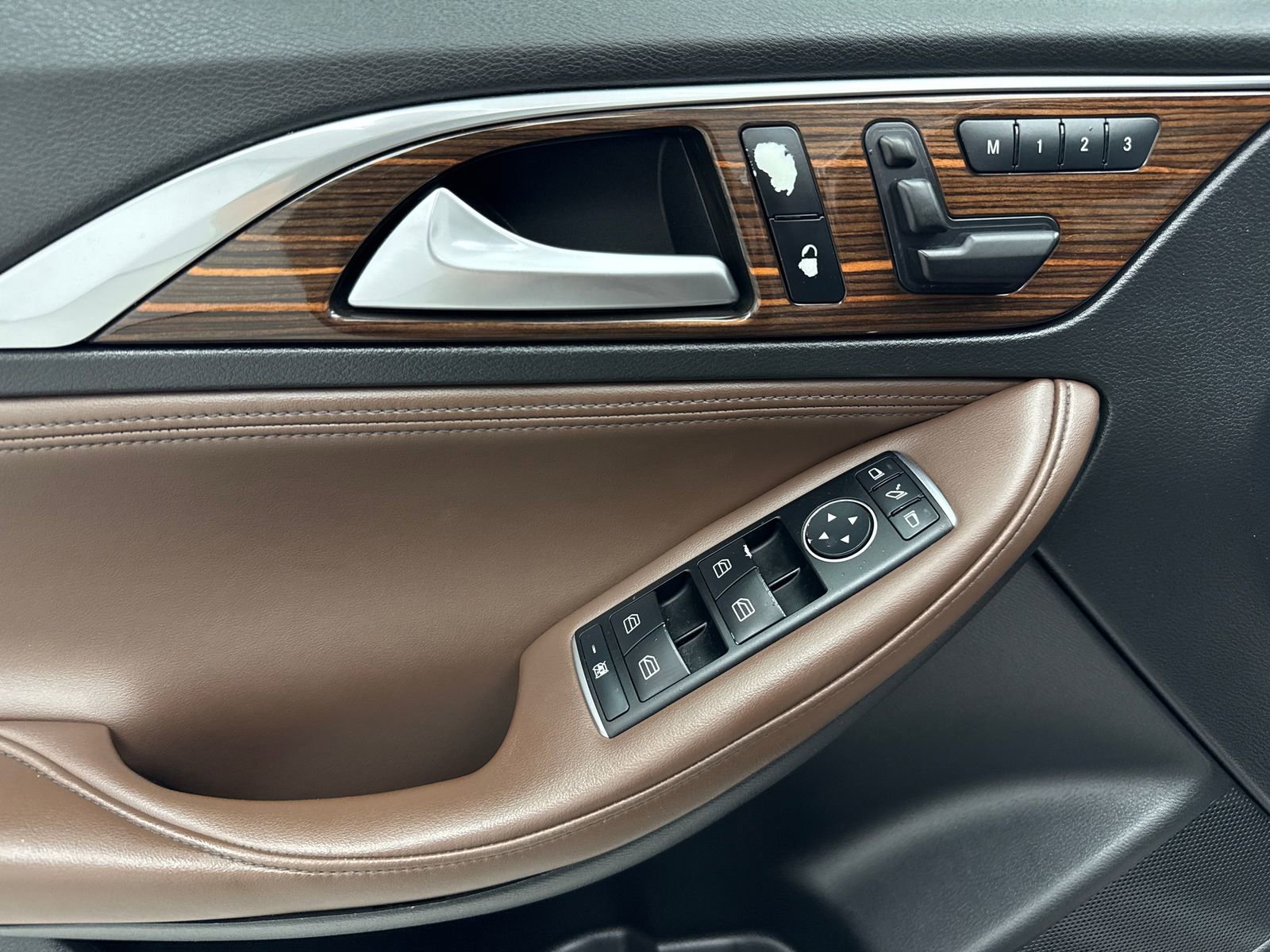 Used 2018 INFINITI QX30 Premium w/ Navigation Package AWD/4WD image 35