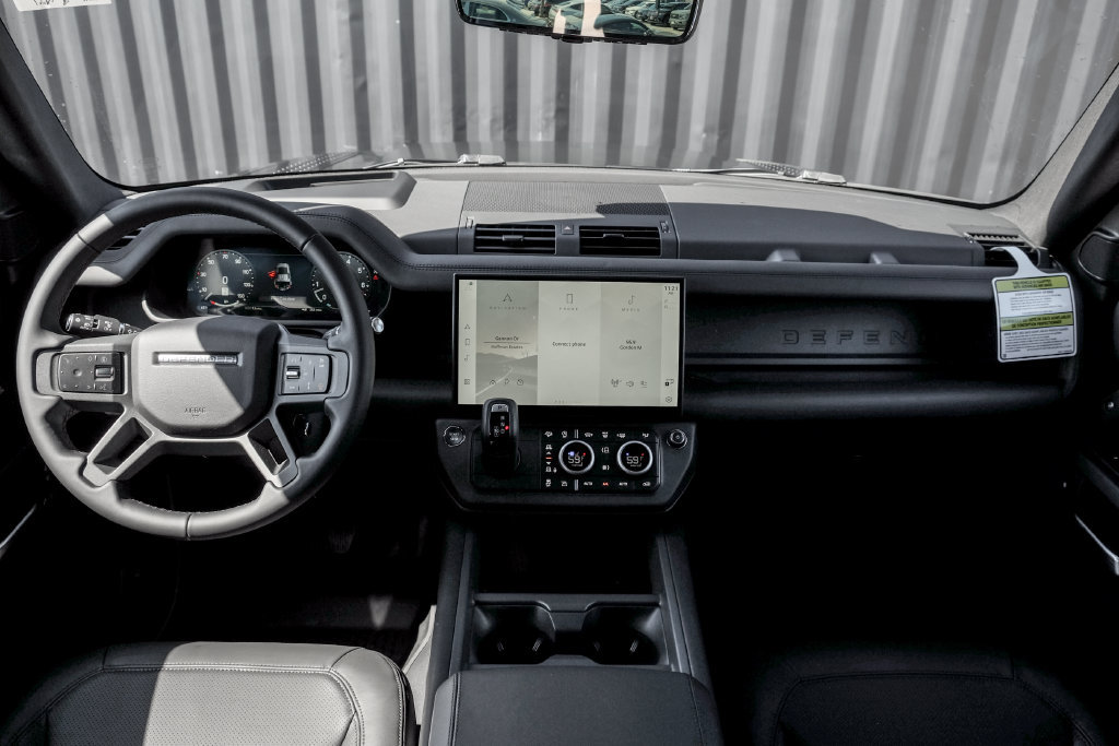 New 2026 Land Rover Defender 110 X-Dynamic SE AWD/4WD image 21