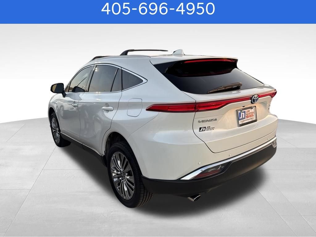 Used 2021 Toyota Venza XLE w/ Softex Package AWD/4WD image 4
