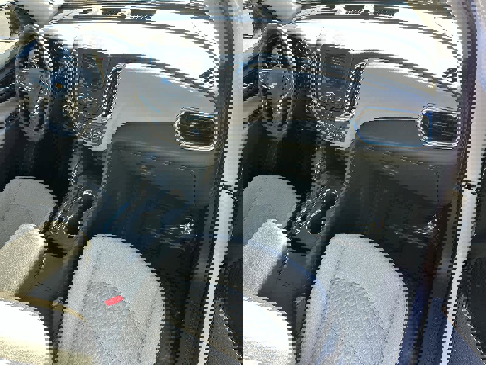 Used 2022 Chevrolet Equinox LS w/ LS Convenience Package image 12