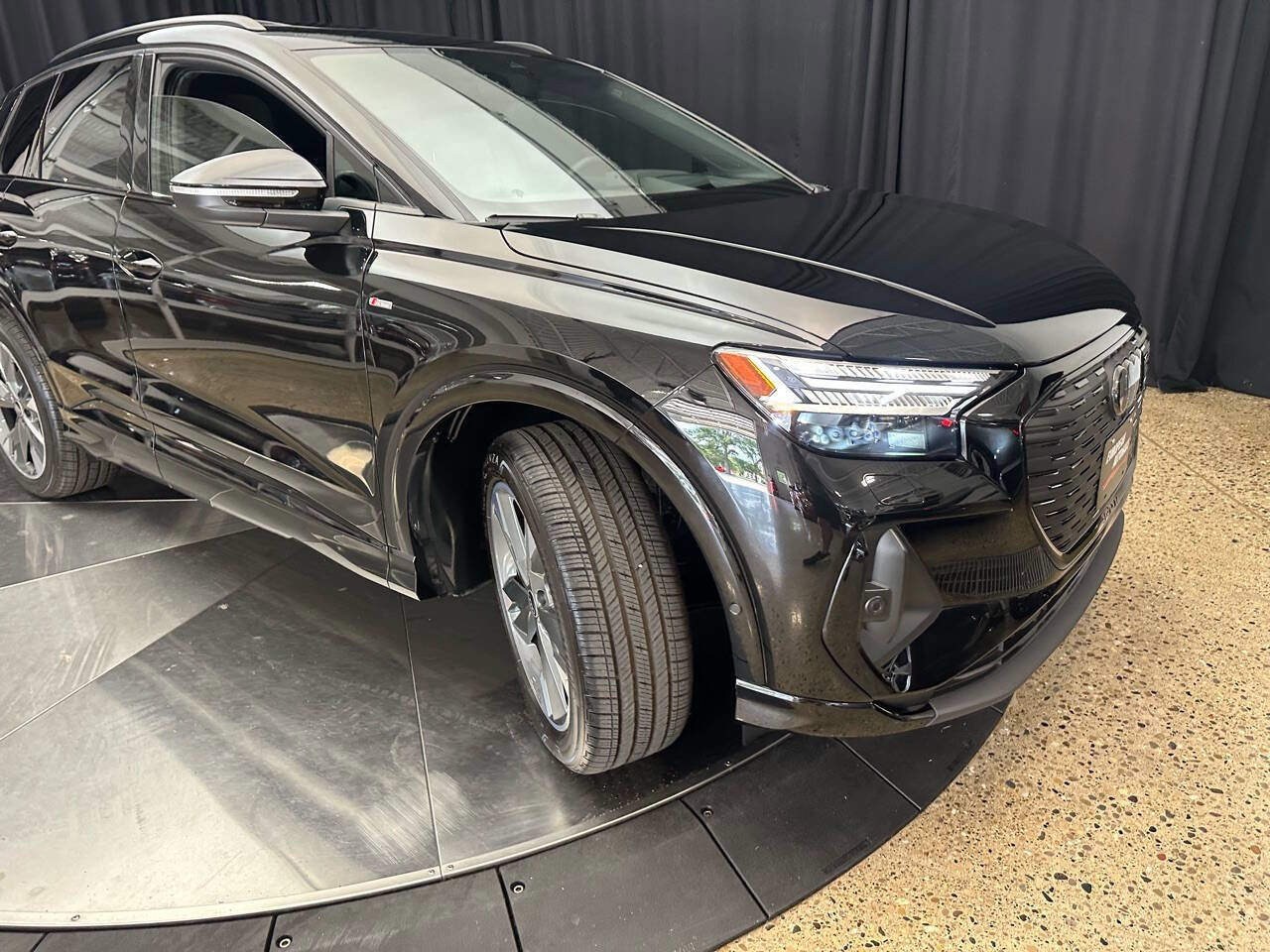 Used 2023 Audi Q4 e-tron Prestige w/ Black Optic Package AWD/4WD image 8