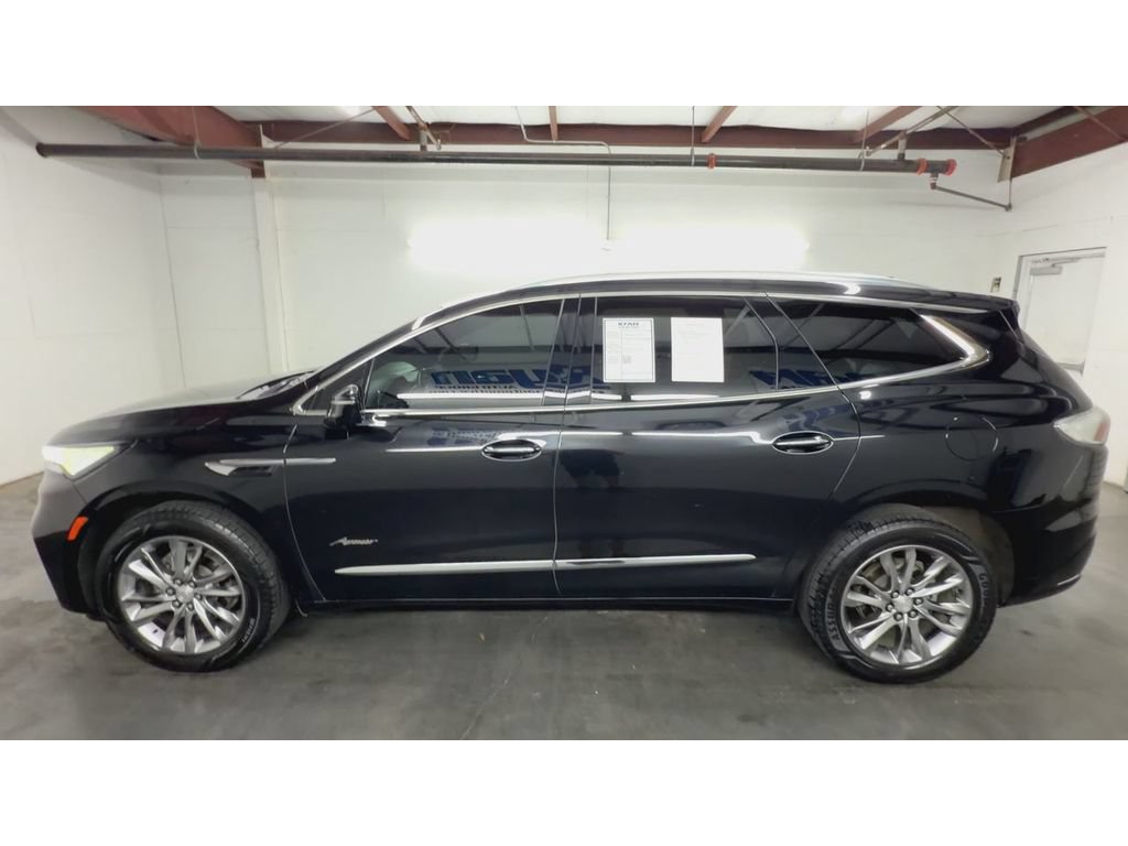 Used 2022 Buick Enclave Avenir w/ Avenir Technology Package FWD image 5