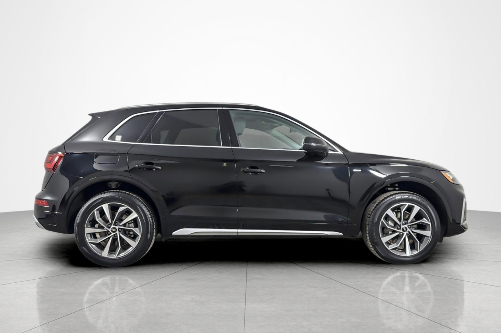 Used 2023 Audi Q5 2.0T Premium w/ Convenience Package AWD/4WD image 6