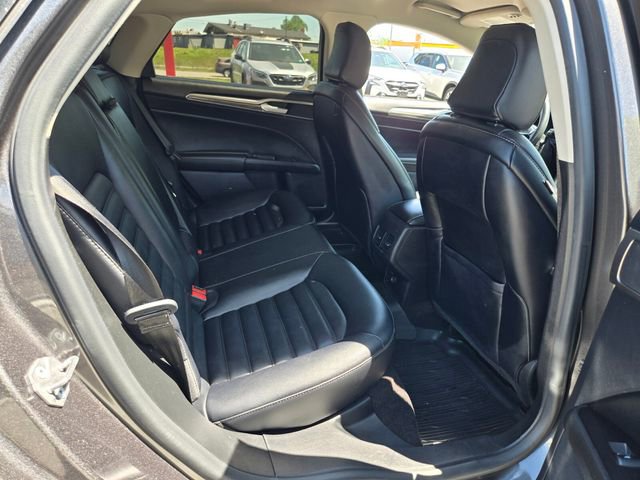 Used 2020 Ford Fusion SEL FWD image 18