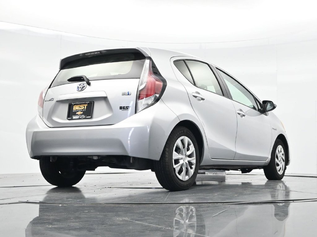 Used 2016 Toyota Prius C One FWD image 32