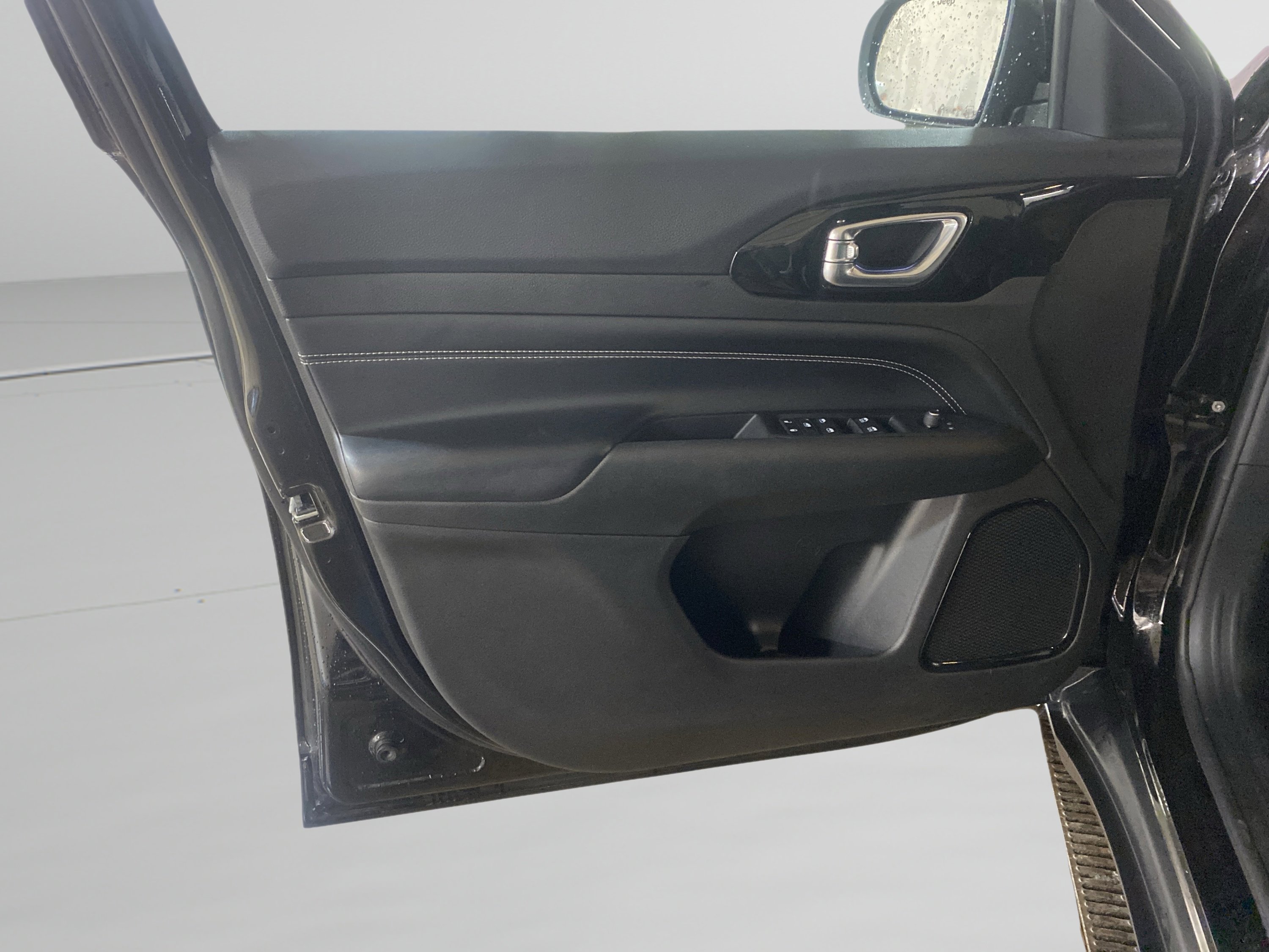 Used 2022 Jeep Compass Altitude w/ Convenience Group image 13