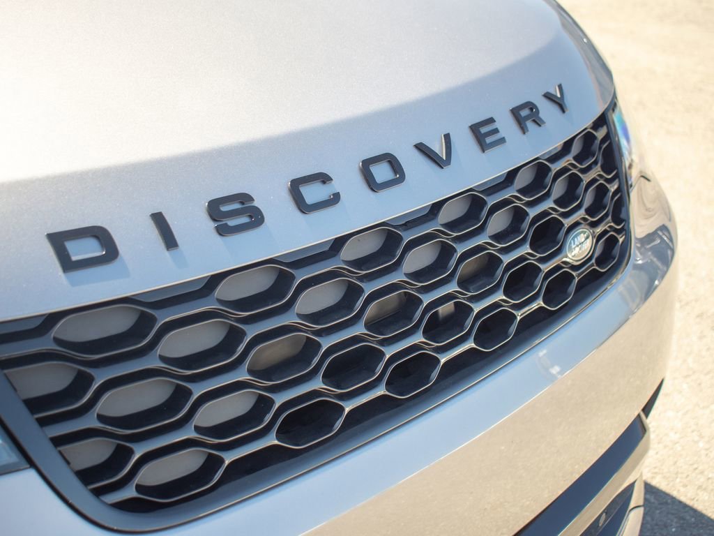 Used 2025 Land Rover Discovery Dynamic SE image 16