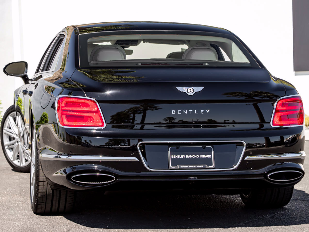 Used 2026 Bentley Flying Spur Plug-In Hybrid AWD/4WD image 3