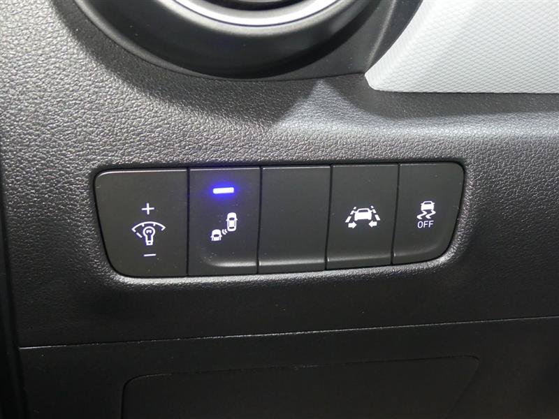 Used 2020 Hyundai Kona SEL Plus AWD/4WD image 29