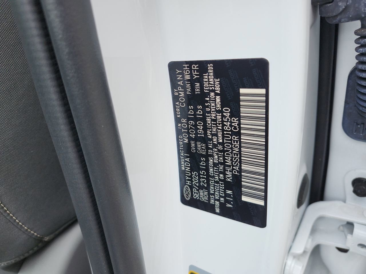 New 2026 Hyundai Elantra Hybrid FWD image 24