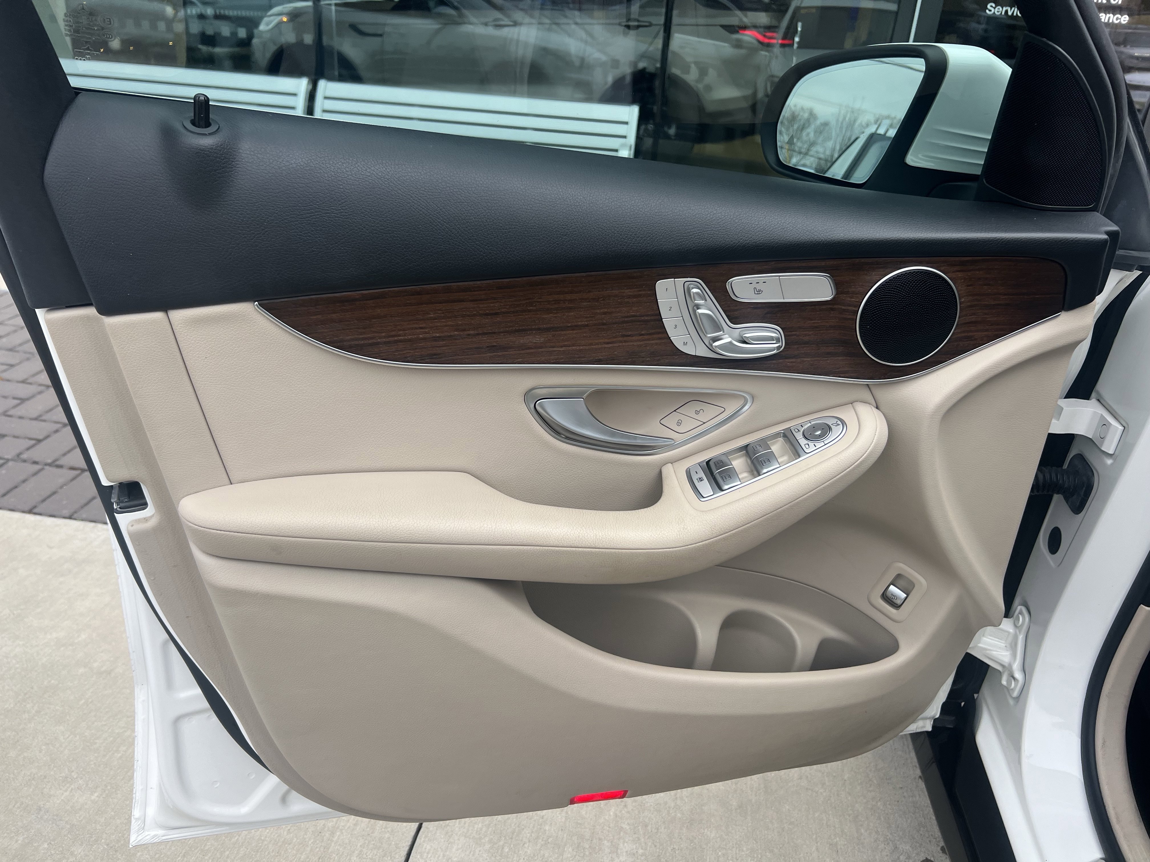 Used 2022 Mercedes-Benz GLC 300 image 14