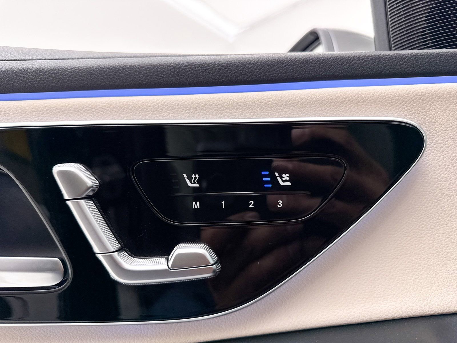 Used 2024 Mercedes-Benz E 350 4MATIC Sedan image 28