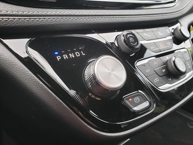New 2027 Chrysler Pacifica Select FWD image 30