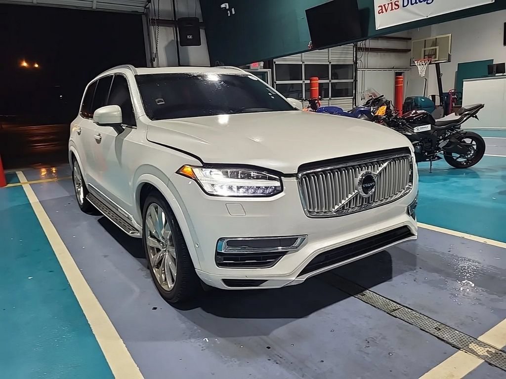 Used 2016 Volvo XC90 T8 Inscription w/ Vision Package AWD/4WD image 2