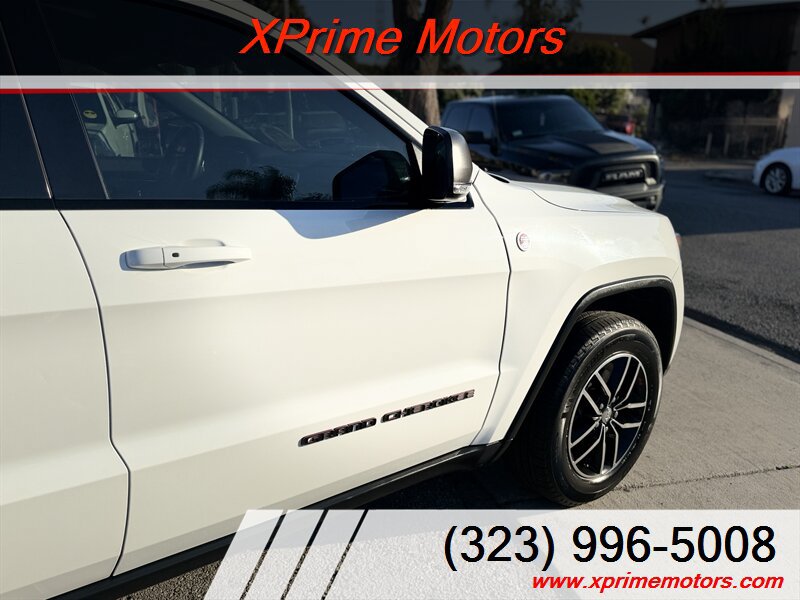 Used 2018 Jeep Grand Cherokee Trailhawk w/ Trailhawk Luxury Group AWD/4WD image 10