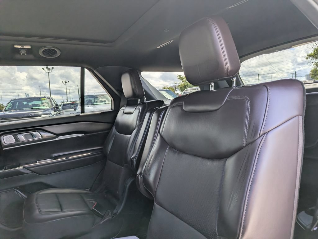 Used 2026 Ford Explorer Platinum RWD image 19