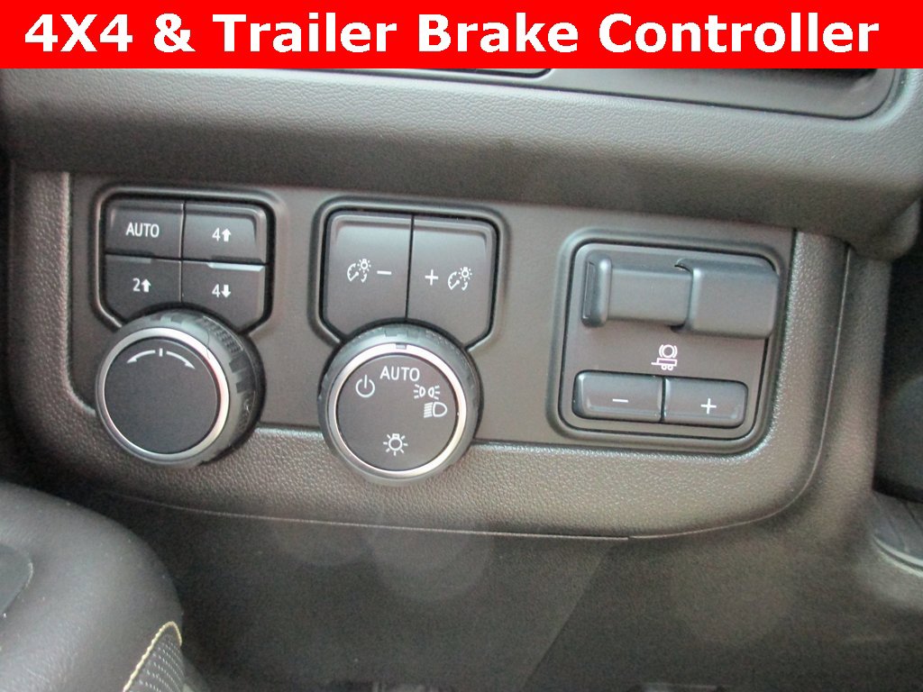 Used 2021 Chevrolet Tahoe Premier w/ Premium Package image 17