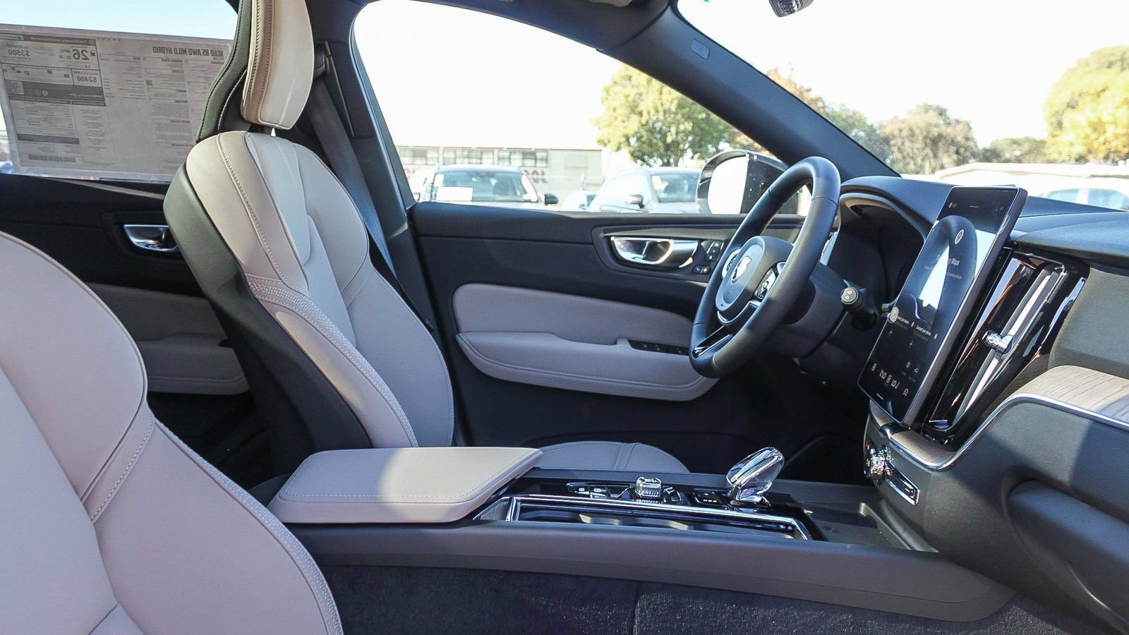 New 2026 Volvo XC60 B5 Plus w/ Climate Package PRO AWD/4WD image 47