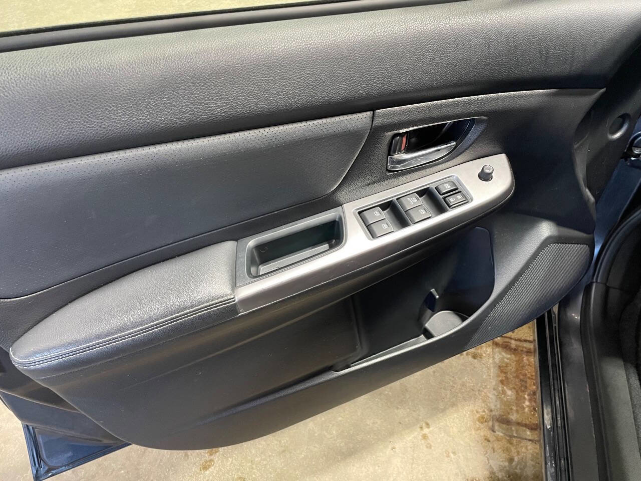 Used 2016 Subaru Impreza 2.0i Limited w/ Popular Package #2 image 4