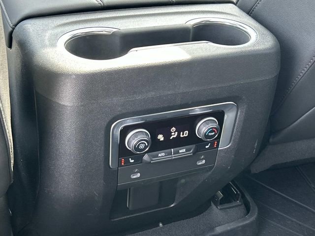 Used 2022 Chevrolet Tahoe Z71 w/ Luxury Package AWD/4WD image 19