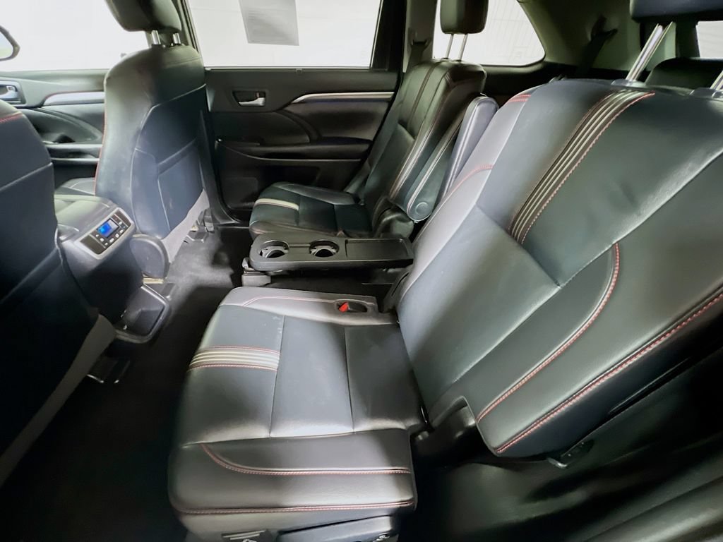 Certified 2019 Toyota Highlander SE AWD/4WD image 22