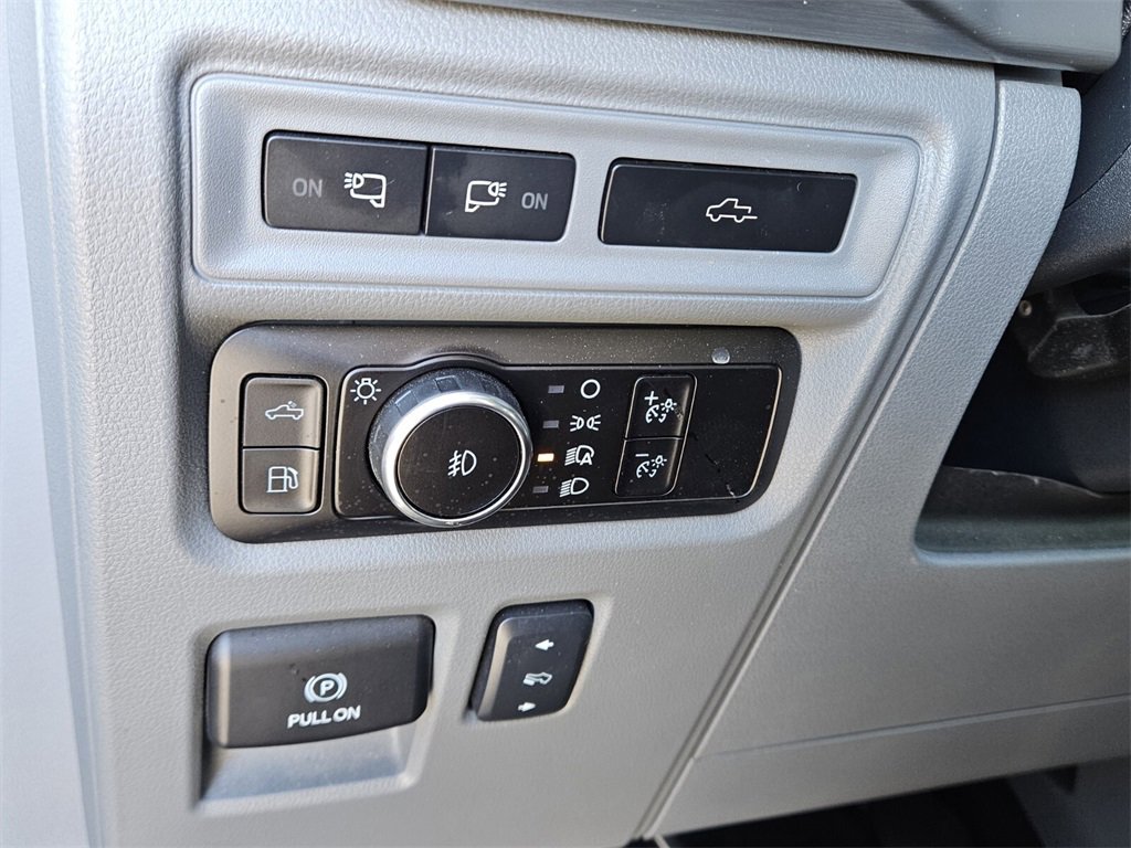 Used 2023 Ford F150 Lariat w/ Trailer Tow Package image 27