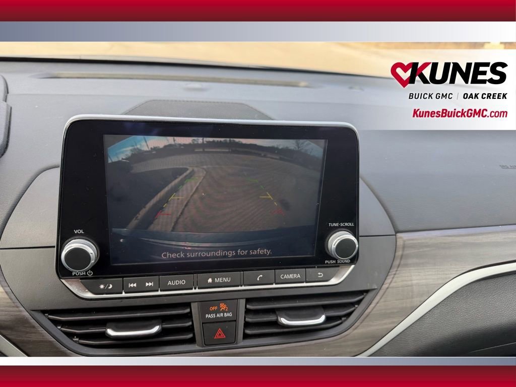 Used 2025 Nissan Altima 2.5 SV FWD image 24