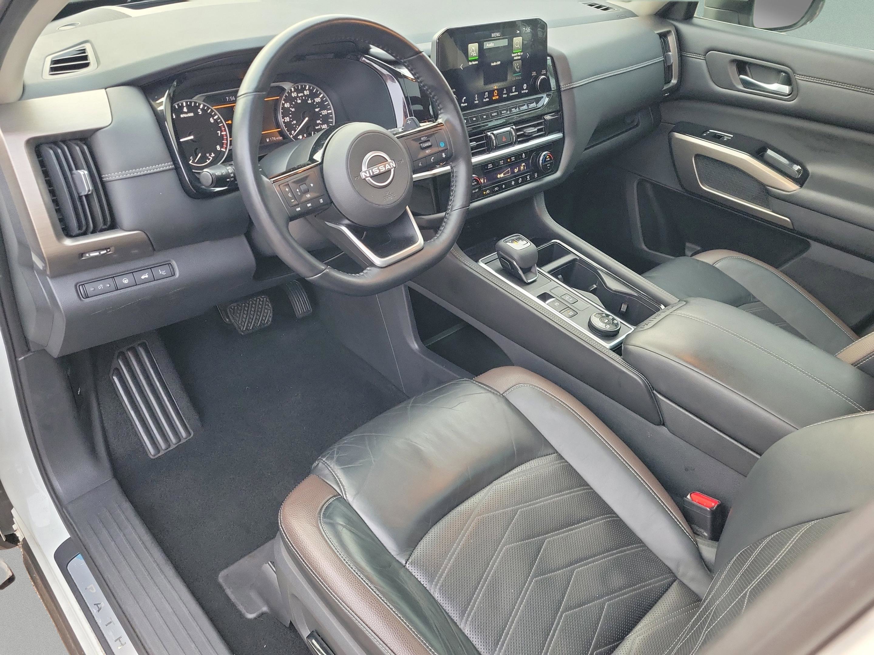 Used 2022 Nissan Pathfinder Platinum image 25