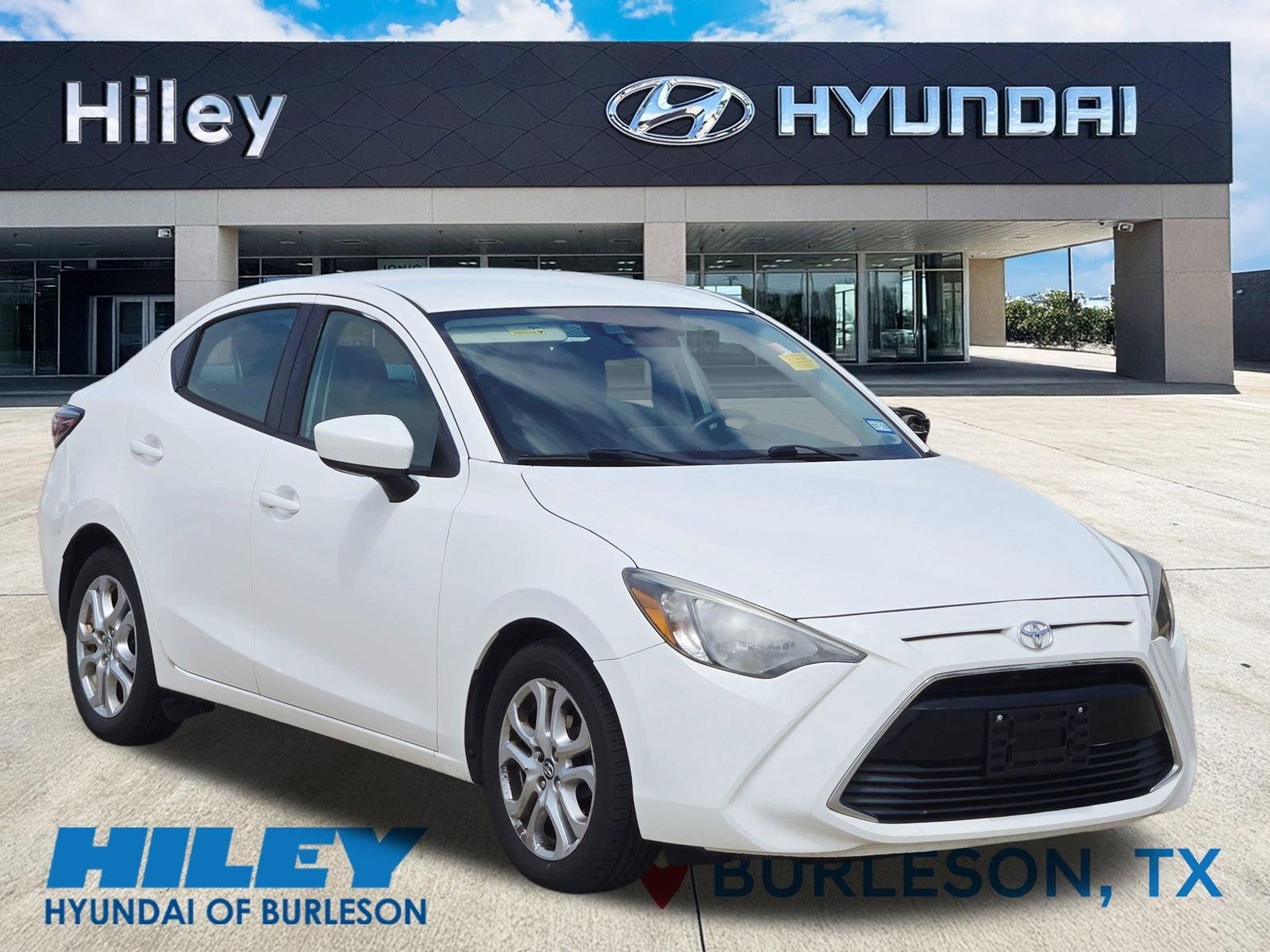 Used 2017 Toyota Yaris iA FWD image 2