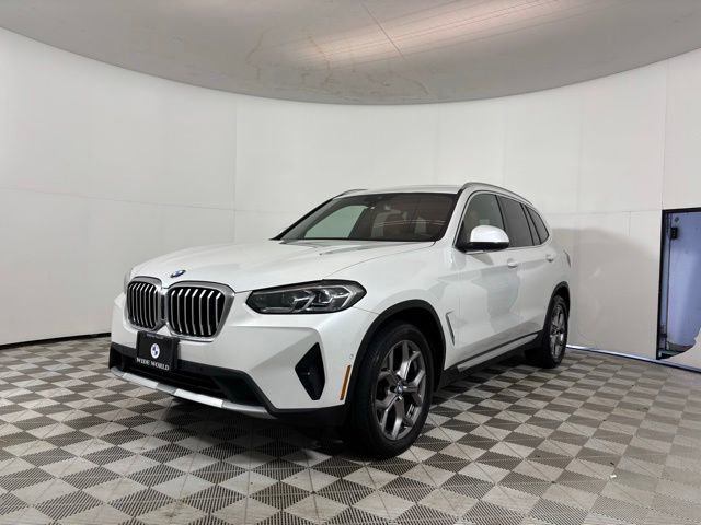 Used 2024 BMW X3 xDrive30i w/ Convenience Package AWD/4WD image 3