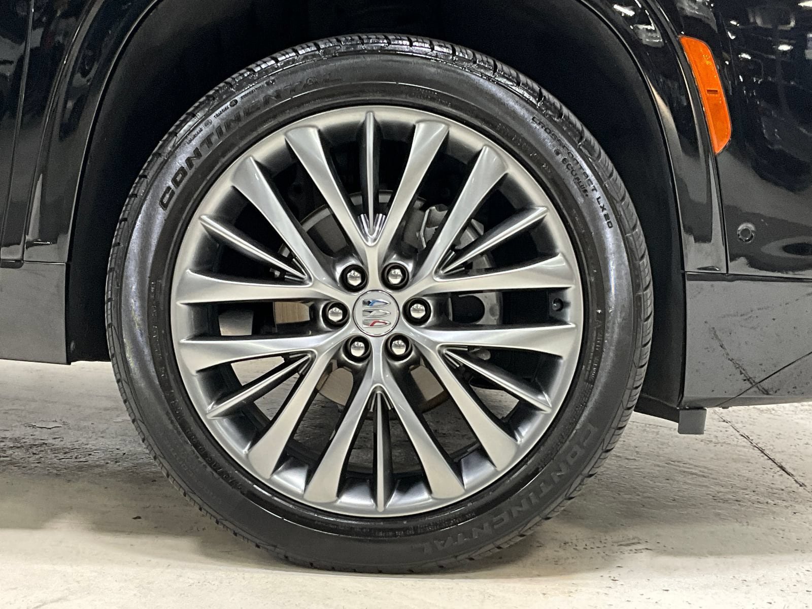 Used 2025 Buick Enclave Avenir AWD/4WD image 11