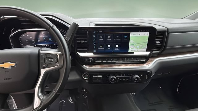 Used 2025 Chevrolet Silverado 2500 LT w/ Convenience Package AWD/4WD image 12