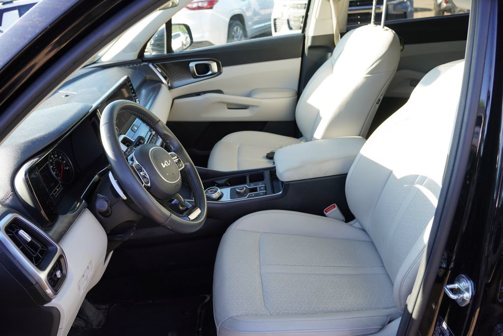 Certified 2023 Kia Sorento EX AWD/4WD image 4