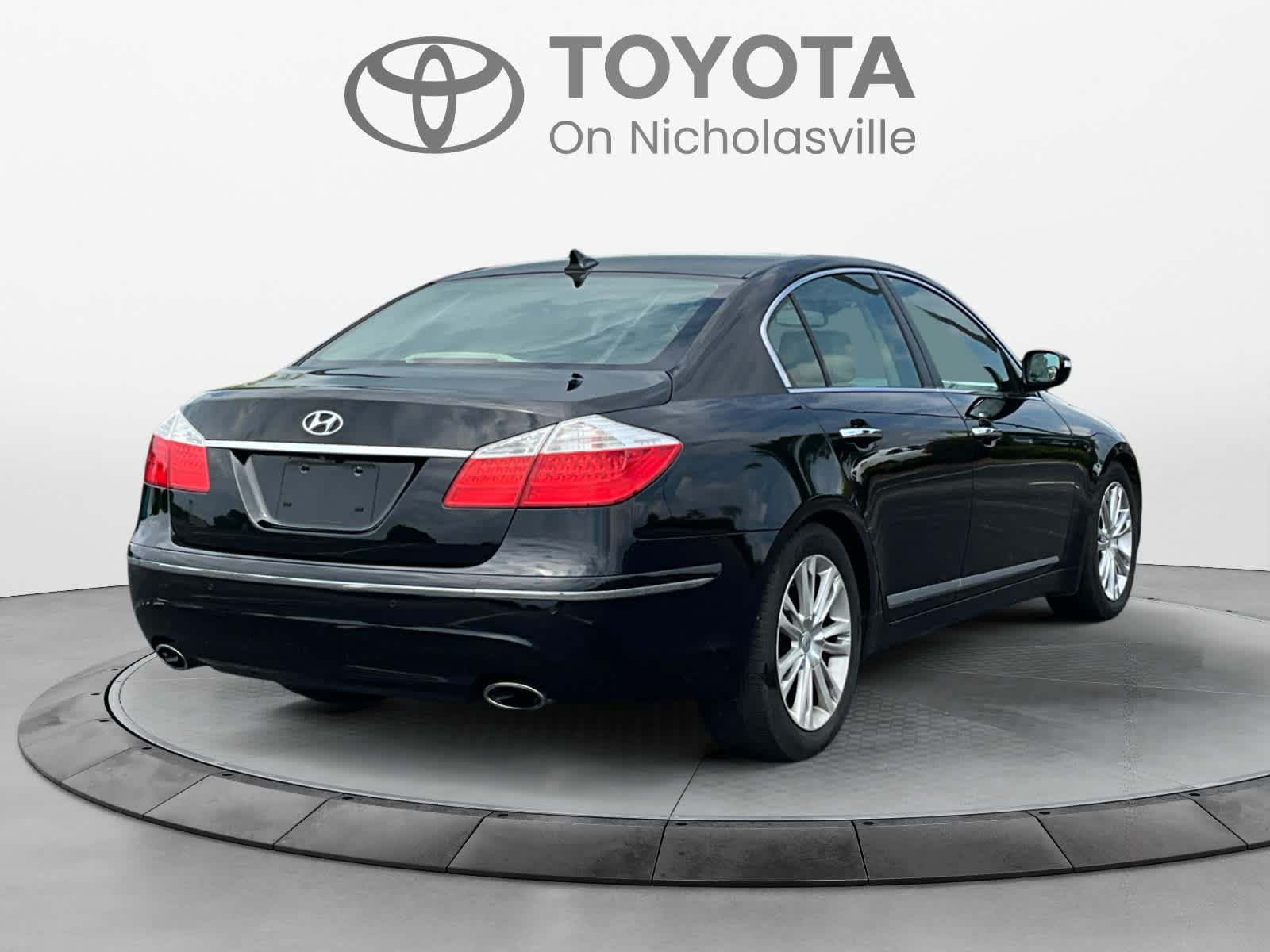 Used 2009 Hyundai Genesis 4.6 w/ Technology Pkg 5 RWD image 5