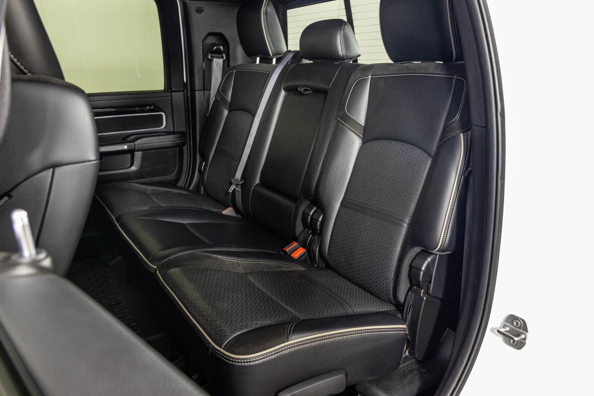 Used 2019 RAM 2500 Laramie AWD/4WD image 40
