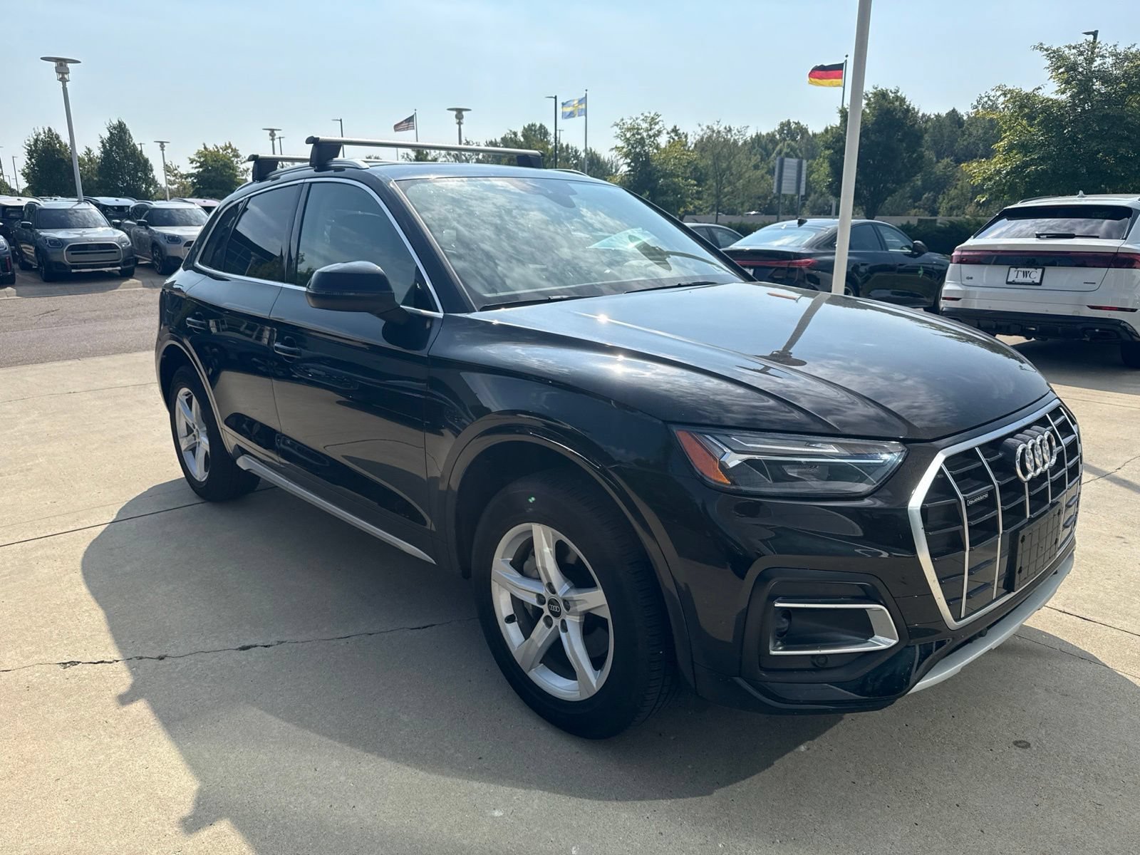 Used 2023 Audi Q5 2.0T Premium w/ Convenience Package AWD/4WD image 6
