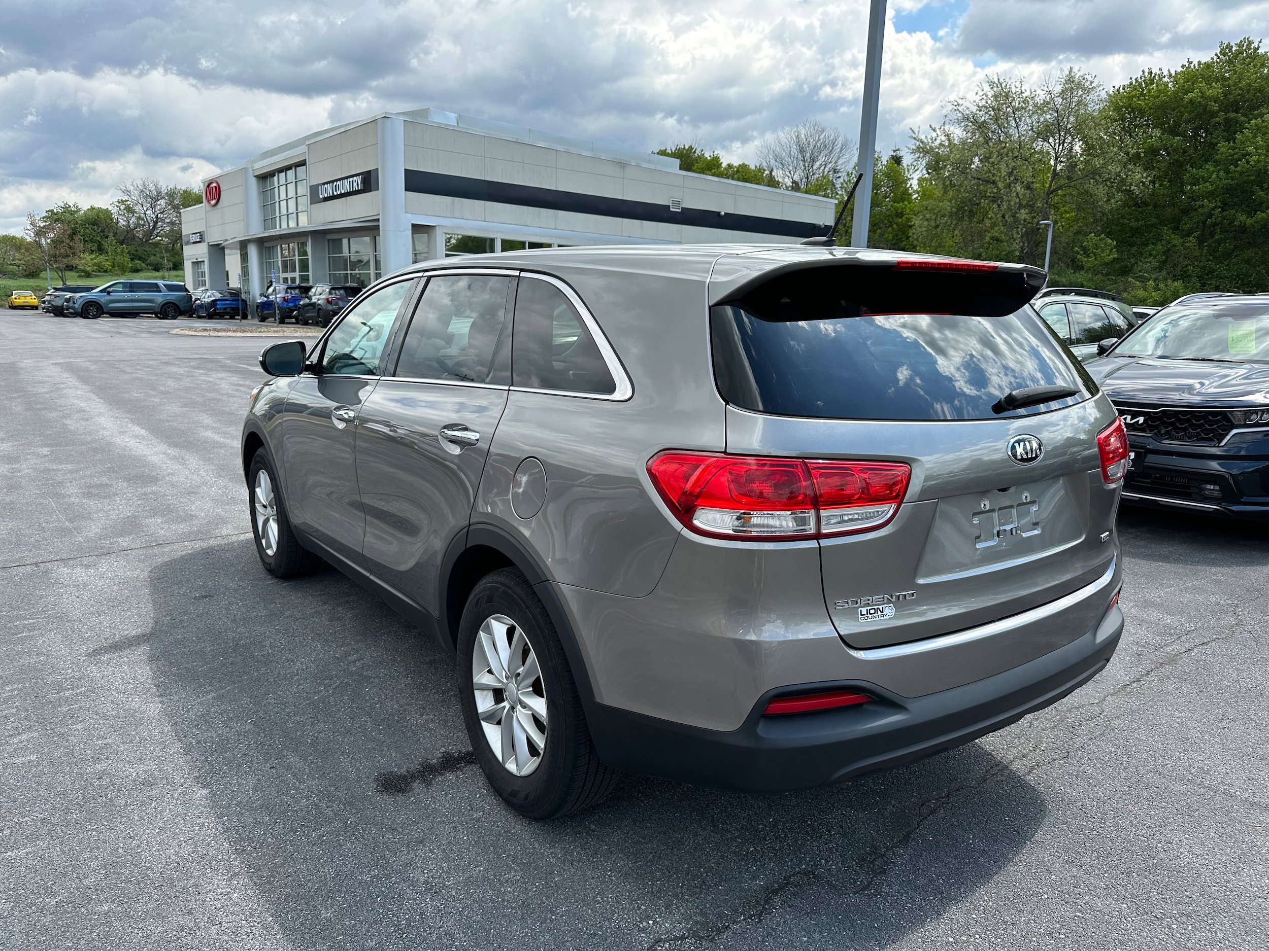 Used 2018 Kia Sorento L FWD image 7