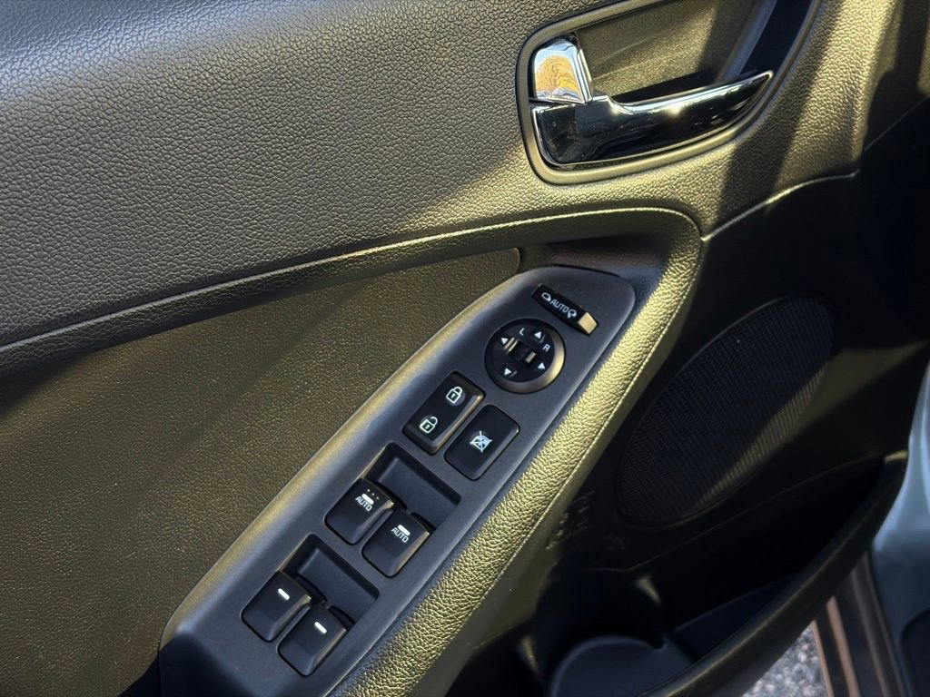 Used 2016 Kia Forte EX image 12