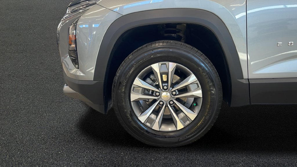 Used 2026 Chevrolet Equinox LT w/ Convenience Package II FWD image 25