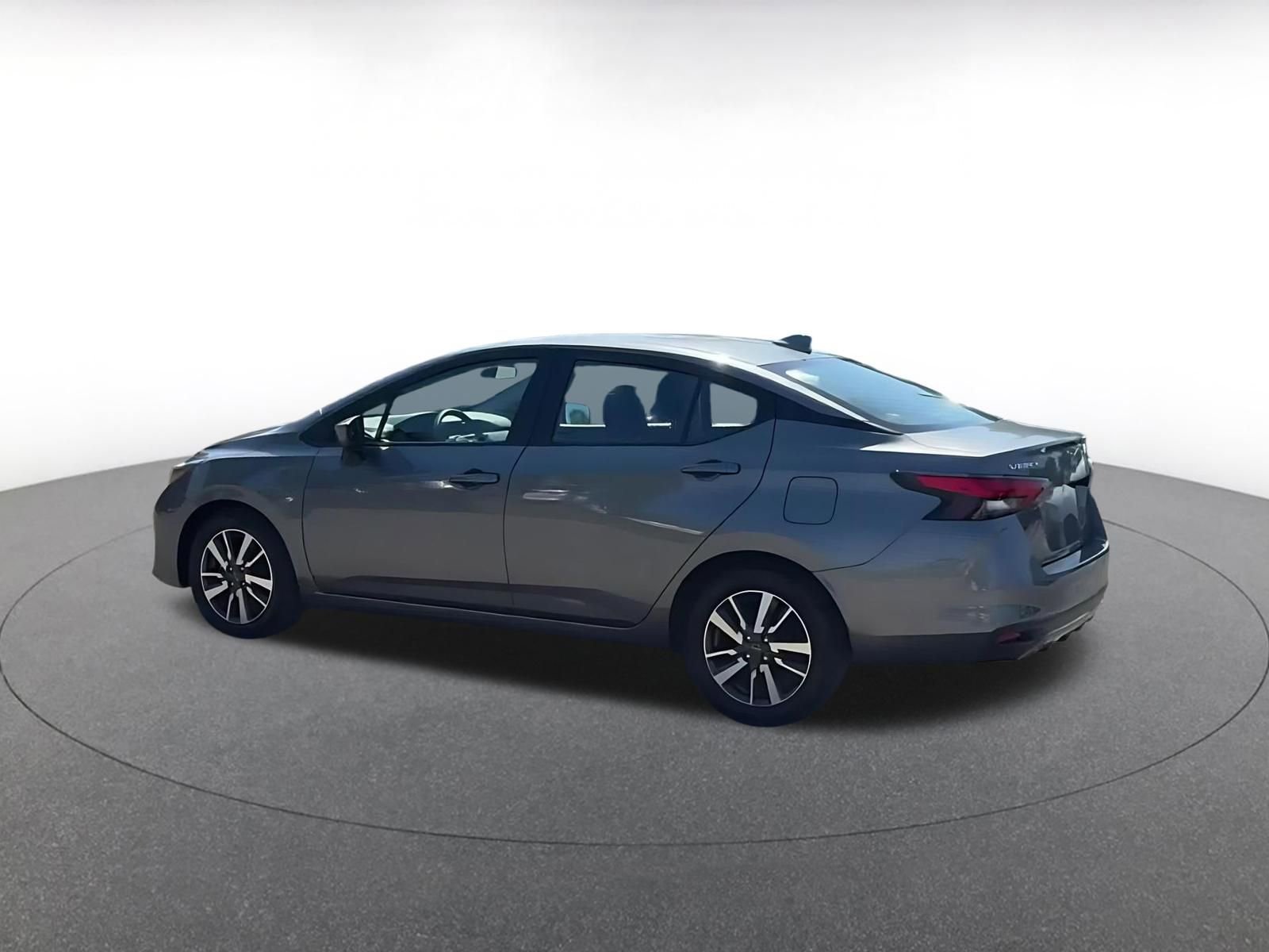 Used 2025 Nissan Versa SV FWD image 10